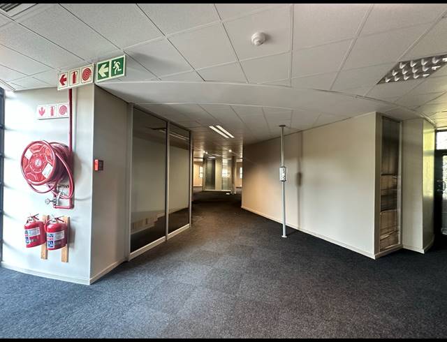 358M² OFFICE TO LET IN PARKTOWN